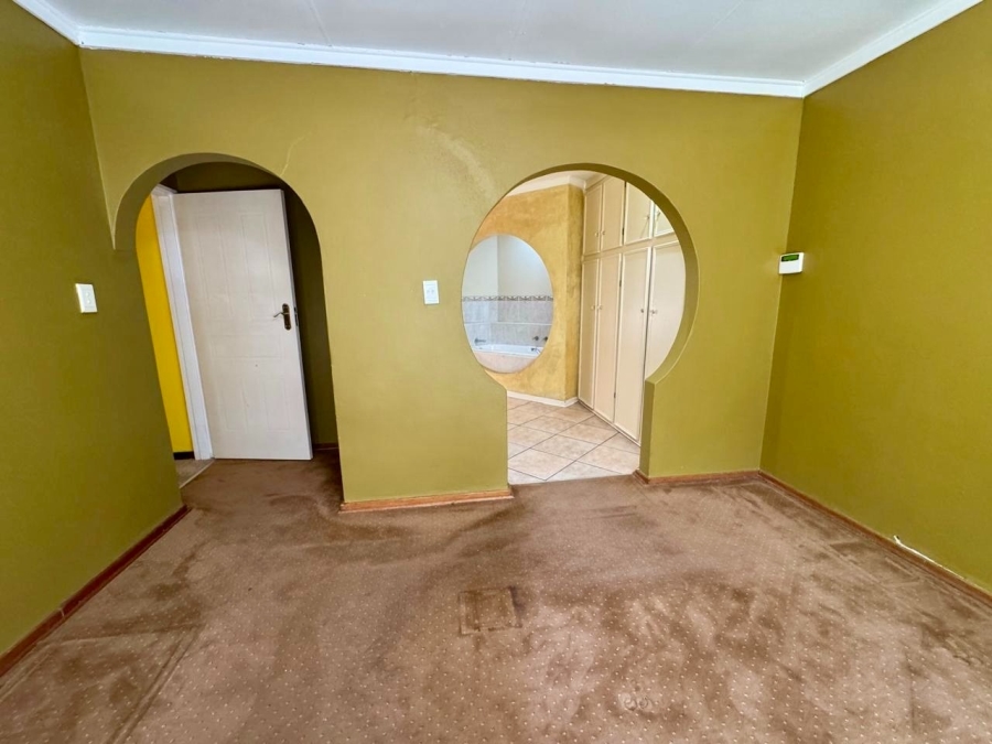4 Bedroom Property for Sale in Heuwelsig Free State